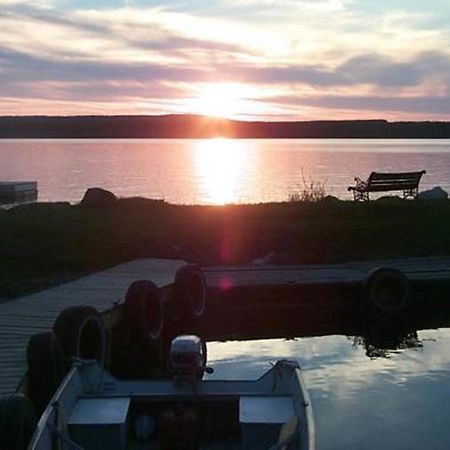 Wee Point Resort Manitowaning 外观 照片