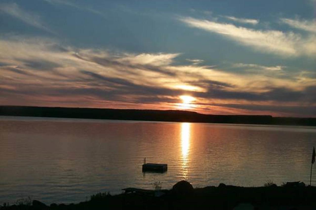 Wee Point Resort Manitowaning 外观 照片