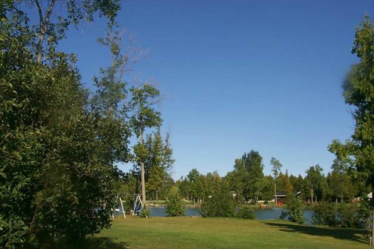 Wee Point Resort Manitowaning 外观 照片