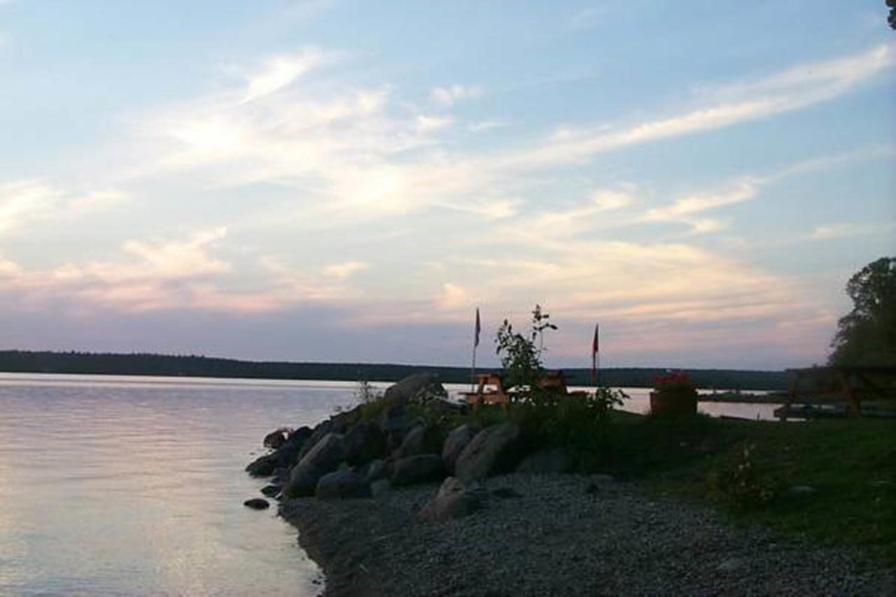 Wee Point Resort Manitowaning 外观 照片